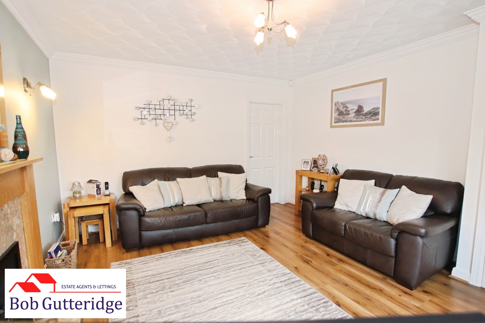 BAY FRONTED LOUNGE